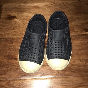 Native Jefferson Shoe. Toddler size 8. dark navy